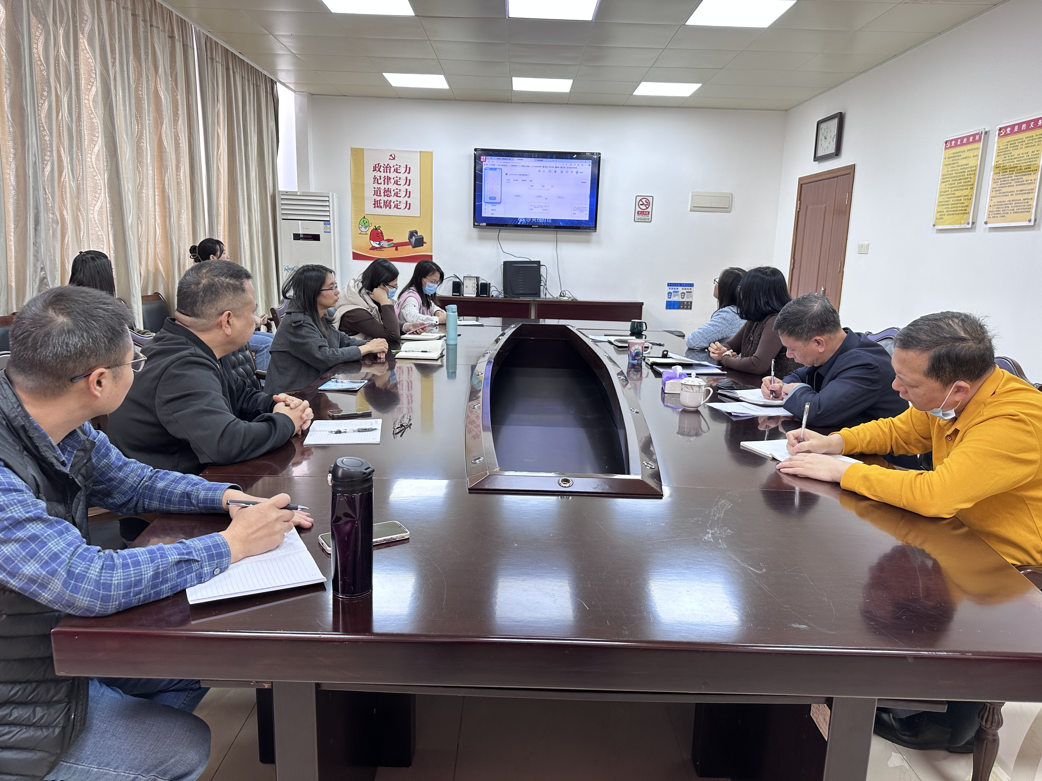 （3月）恩平市檔案館組織觀看誠信宣傳片.jpg